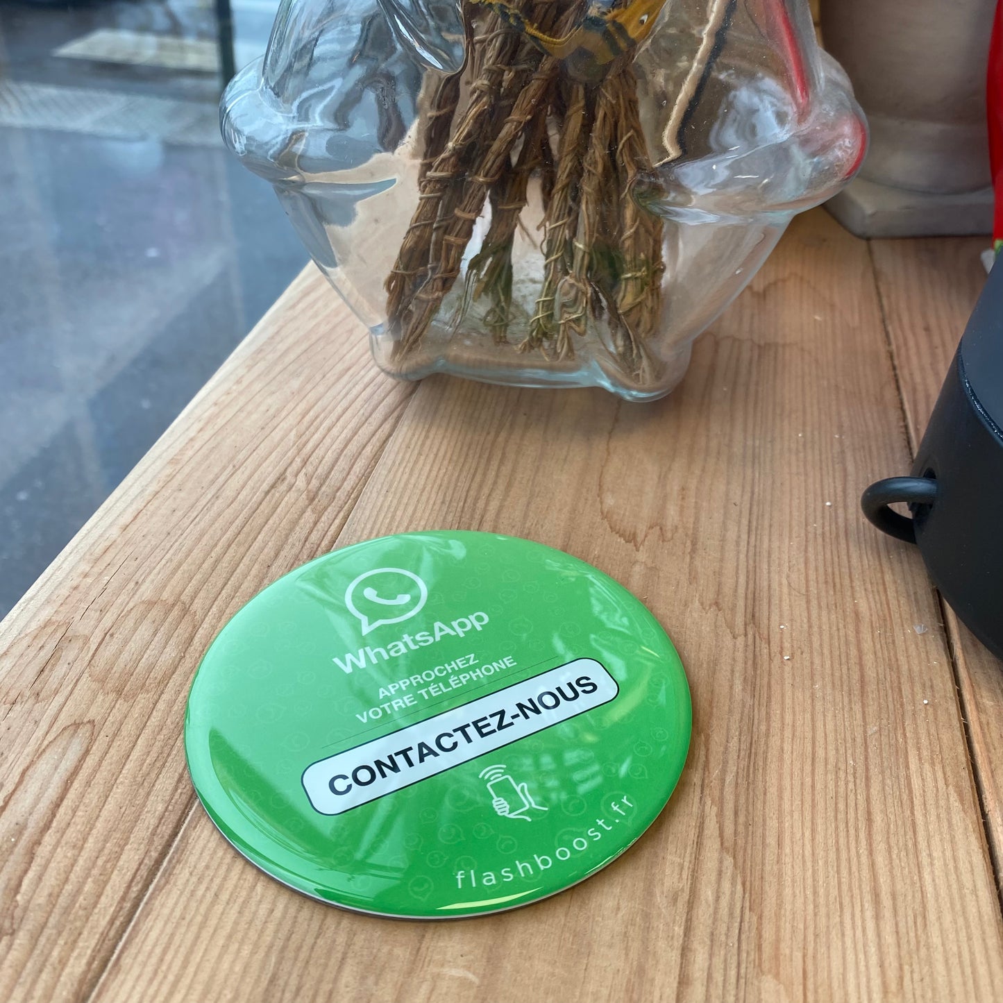 Plaque WhatsApp NFC